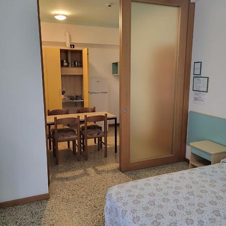 Hotel Residence Villa Lily Cesenatico Exterior photo
